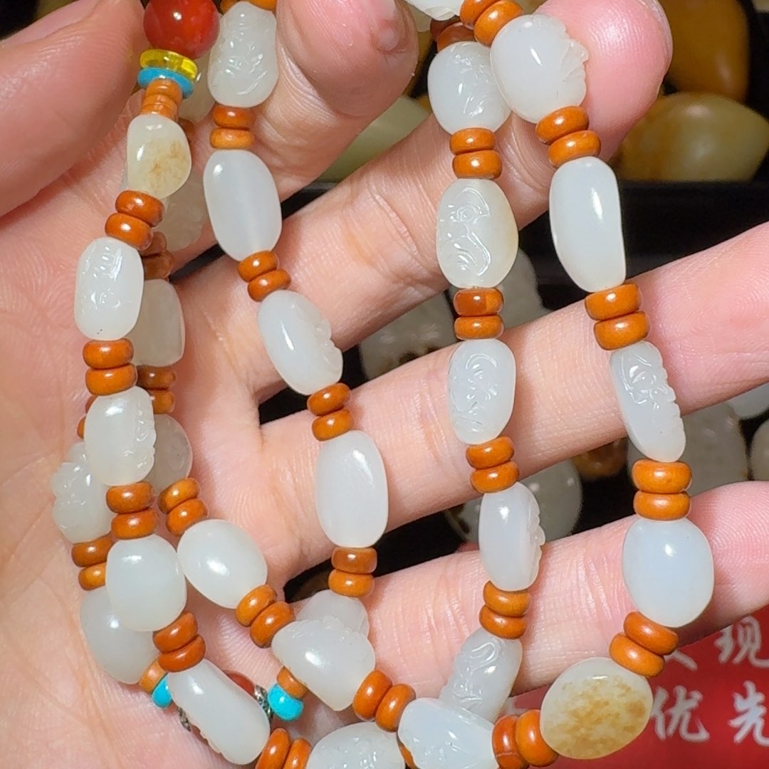 和田玉颈饰未镶嵌