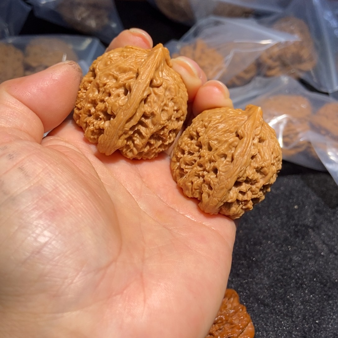 文玩核桃吊坠南疆核桃50