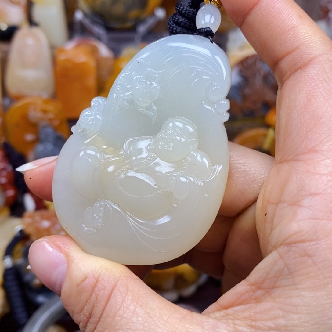 石英质玉（黄龙玉）颈饰未镶嵌