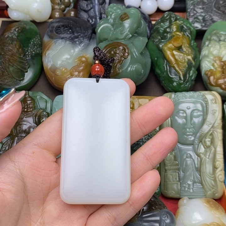 和田玉未镶嵌颈饰j***n