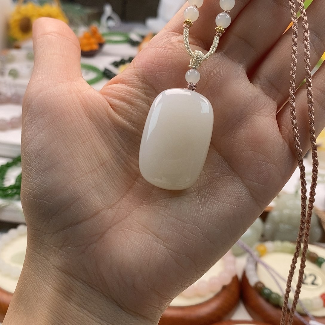 和田玉吊坠(不含链)未镶嵌