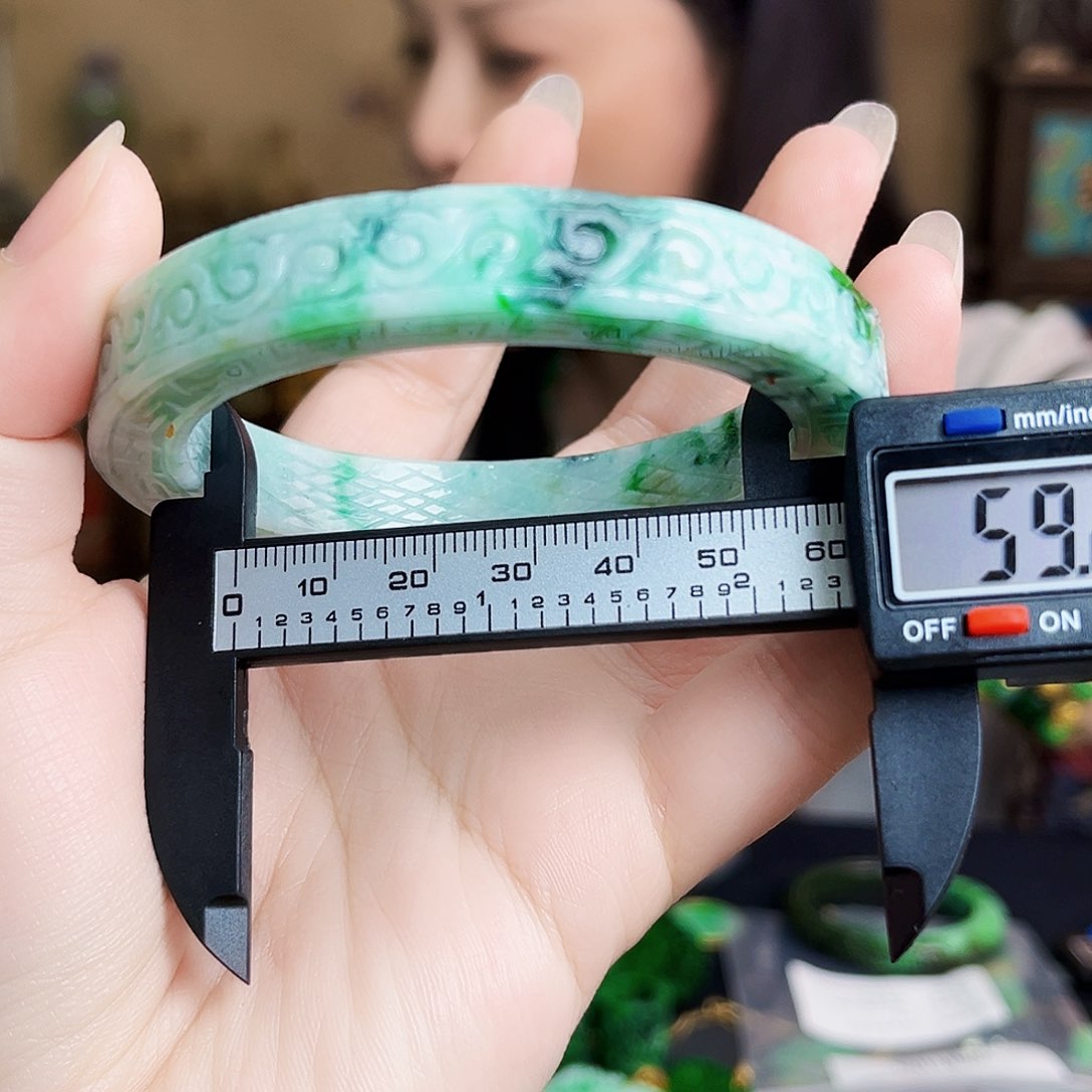 翡翠未镶嵌颈饰手镯58-59