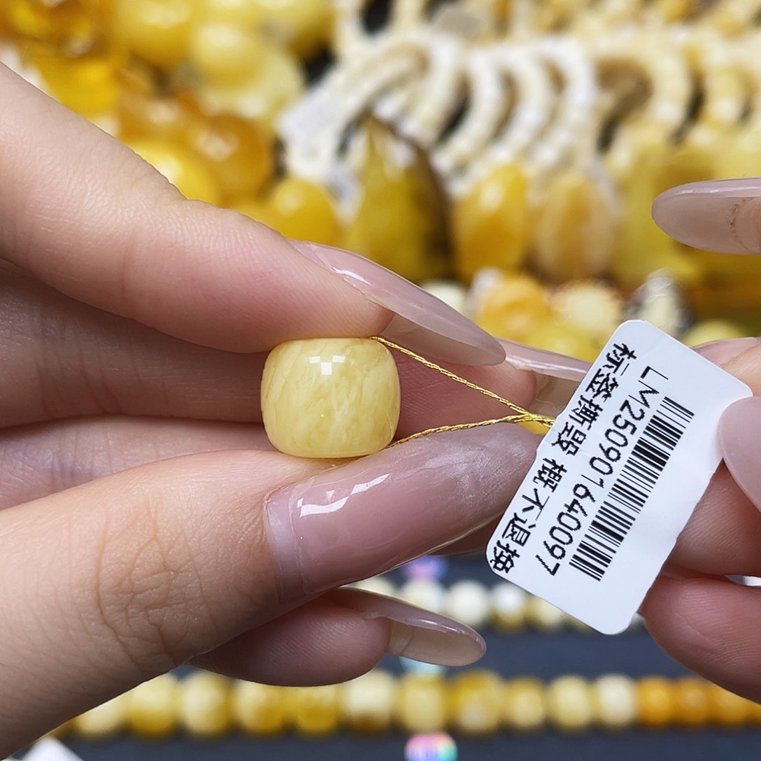 蜜蜡未镶嵌裸石老型12.4✖️10.8mm矿灰