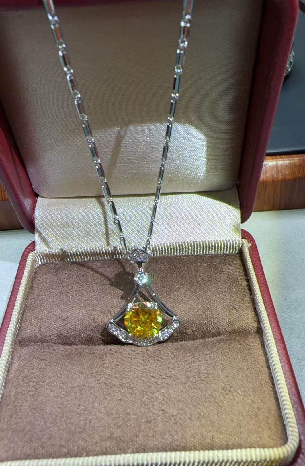 炫璨高奢 奢华高定经典女神气质黄色小裙子项链