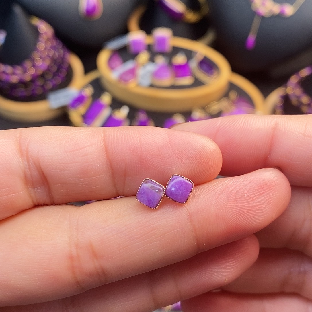 苏纪石（舒俱来）18K金镶嵌耳饰