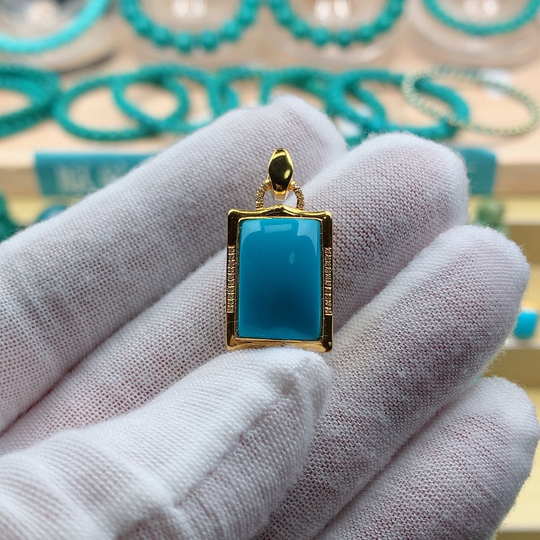 绿松石18K金镶嵌颈饰飘*