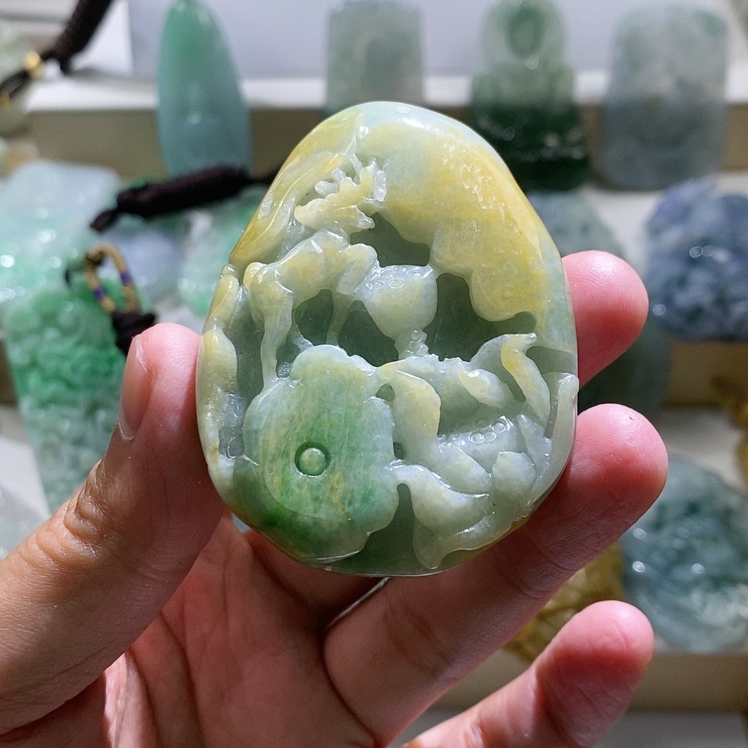 【闪购商品】翡翠颈饰未镶嵌鹿牌