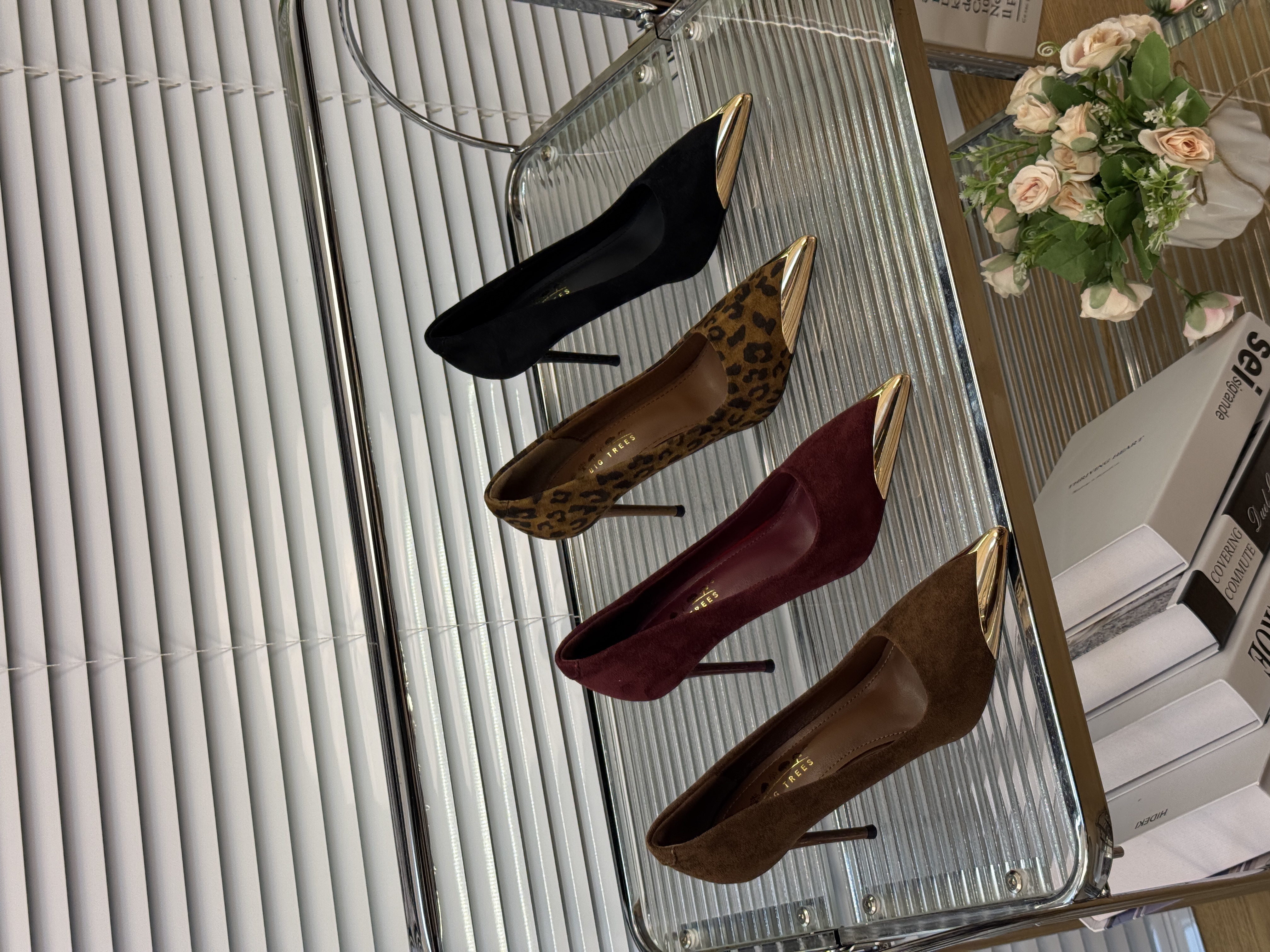 2025新款法式绒面轻奢金属设计感尖头浅口性感高跟鞋