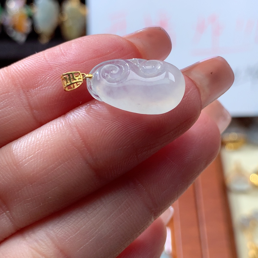 翡翠颈饰18K金镶嵌翡翠