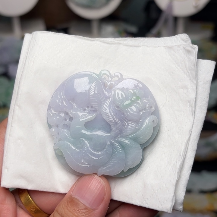 翡翠未镶嵌颈饰吊坠