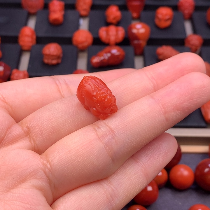 *****南红玛瑙未镶嵌貔犰10.8MM