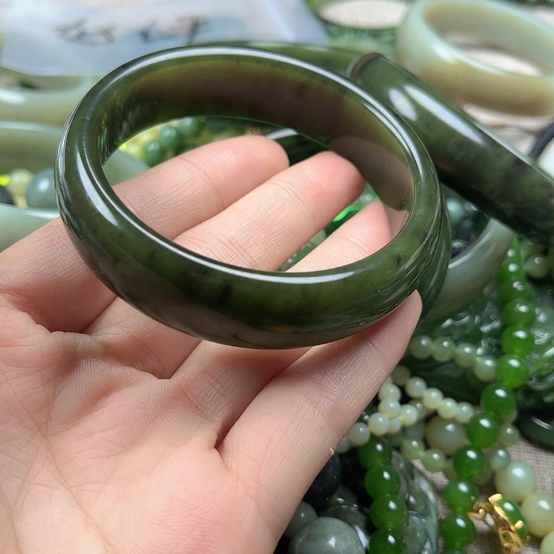 和田玉（碧玉）未镶嵌手镯58➕