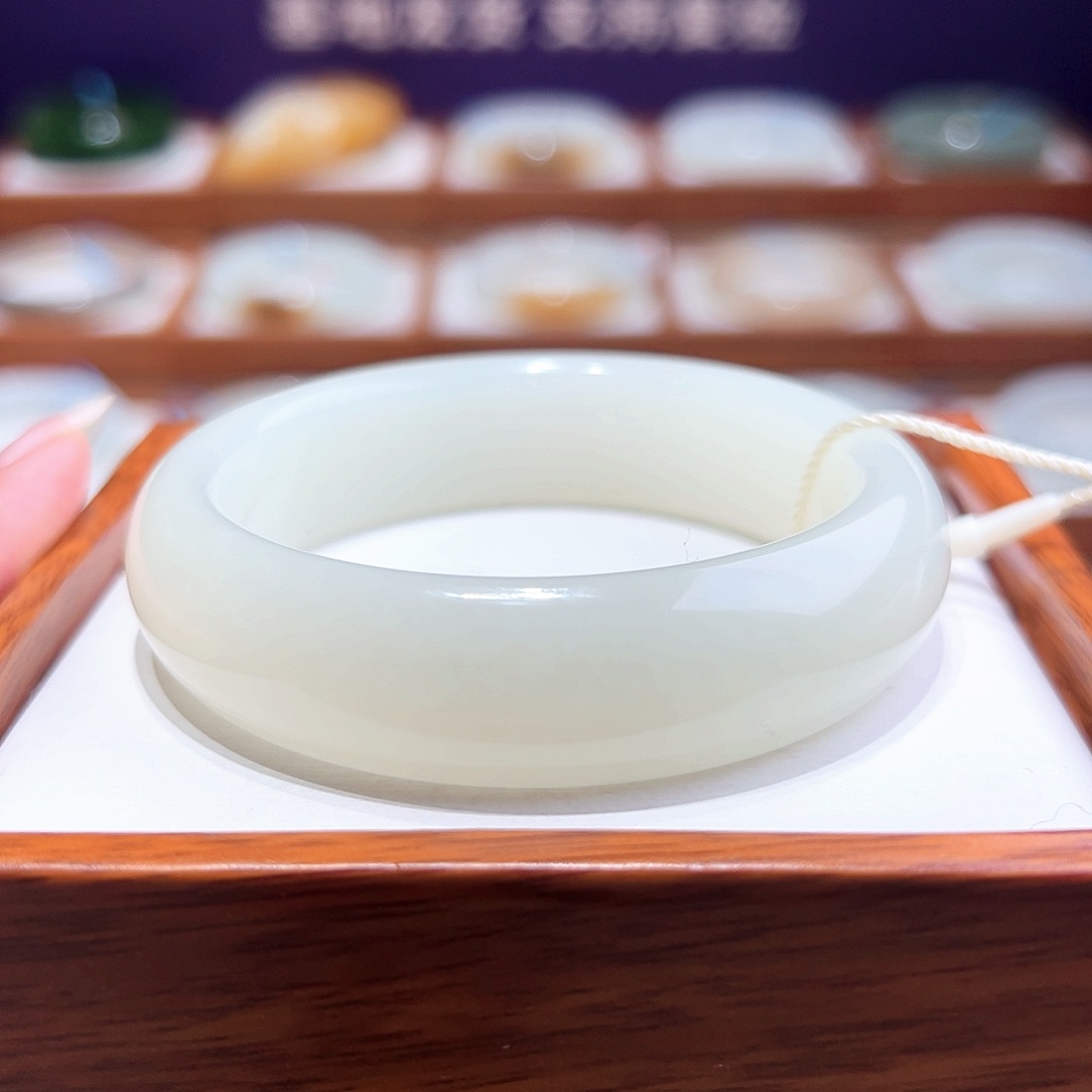 和田玉手镯57/56未镶嵌