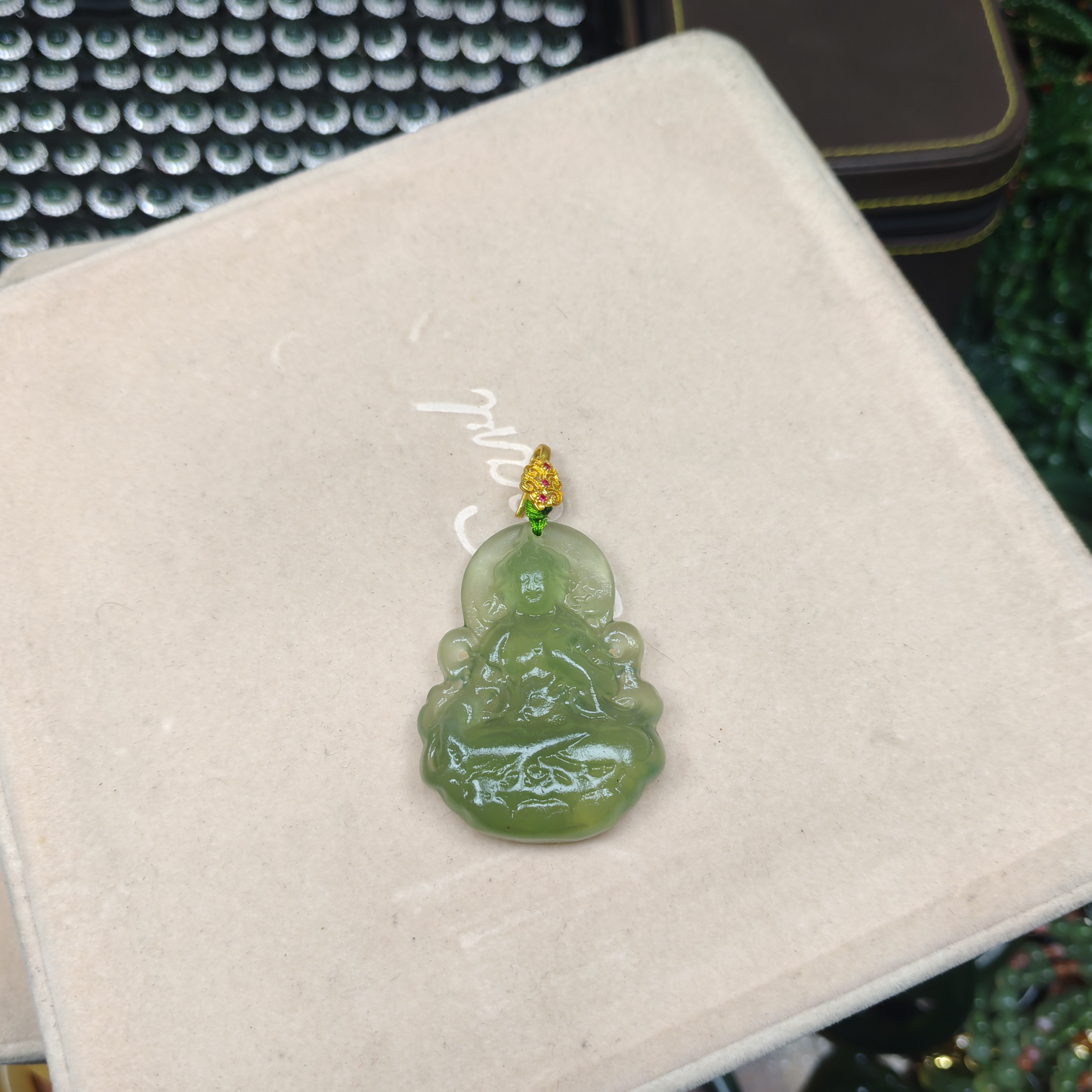 65-岫玉上品精美葡萄肉大度母挂件（万能扣）