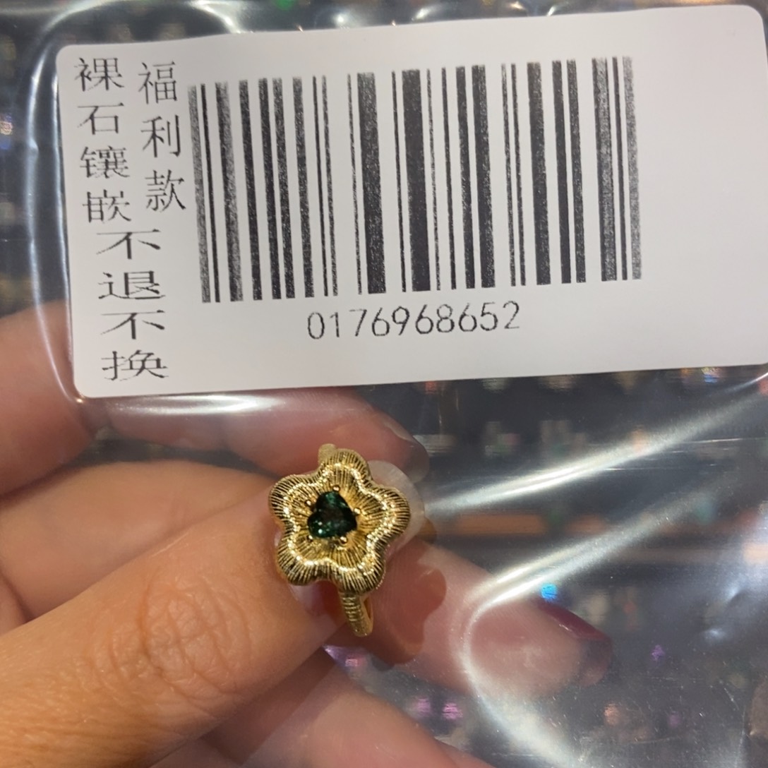 欧泊欧泊戒指银S925镶嵌H****?