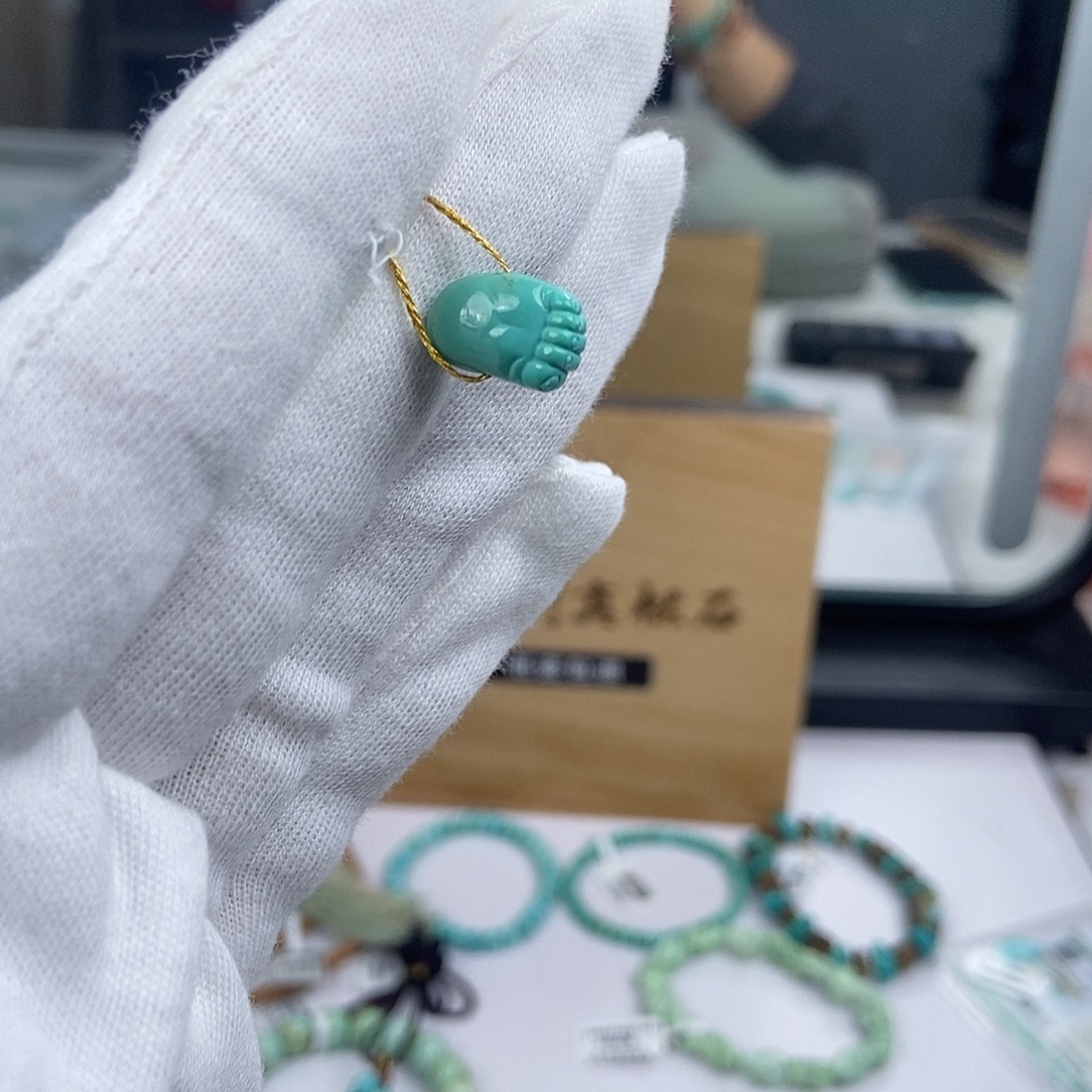 绿松石未镶嵌珠宝奇石