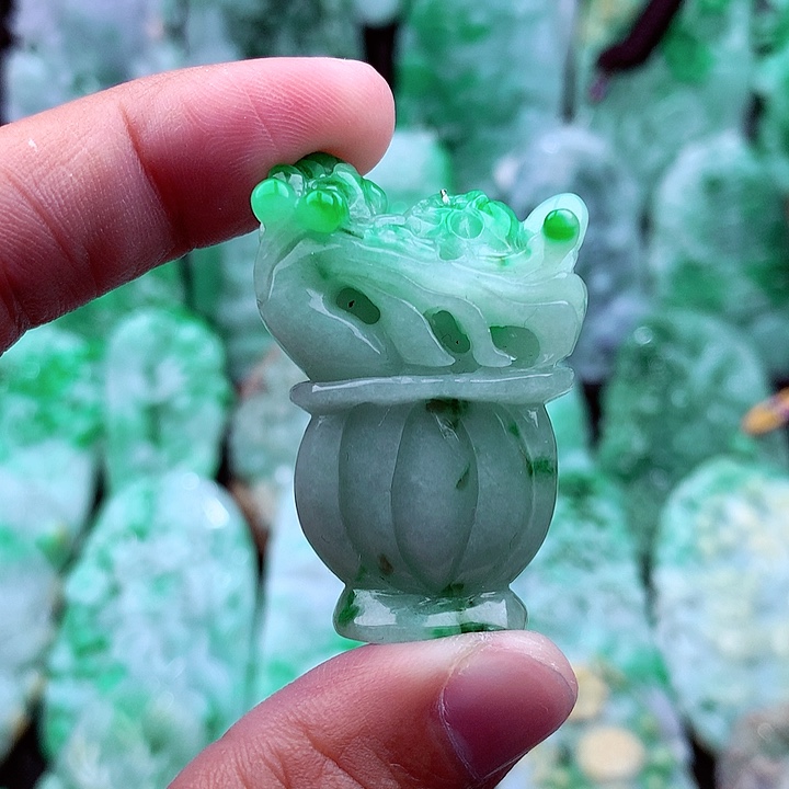 翡翠吊坠(不含链)未镶嵌