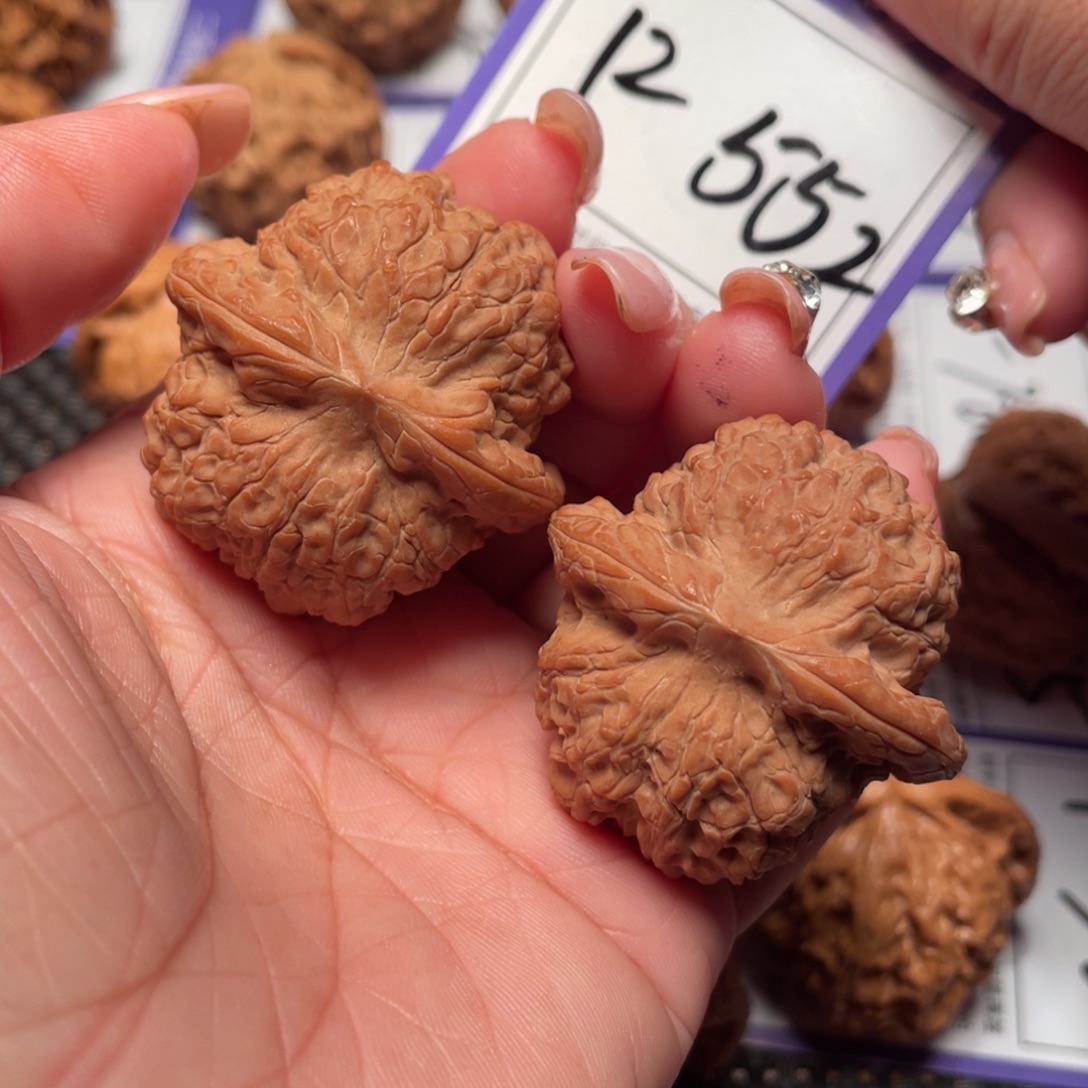 文玩核桃把件522号血麒麟40