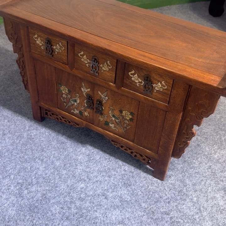 贡木镶嵌供桌桥头