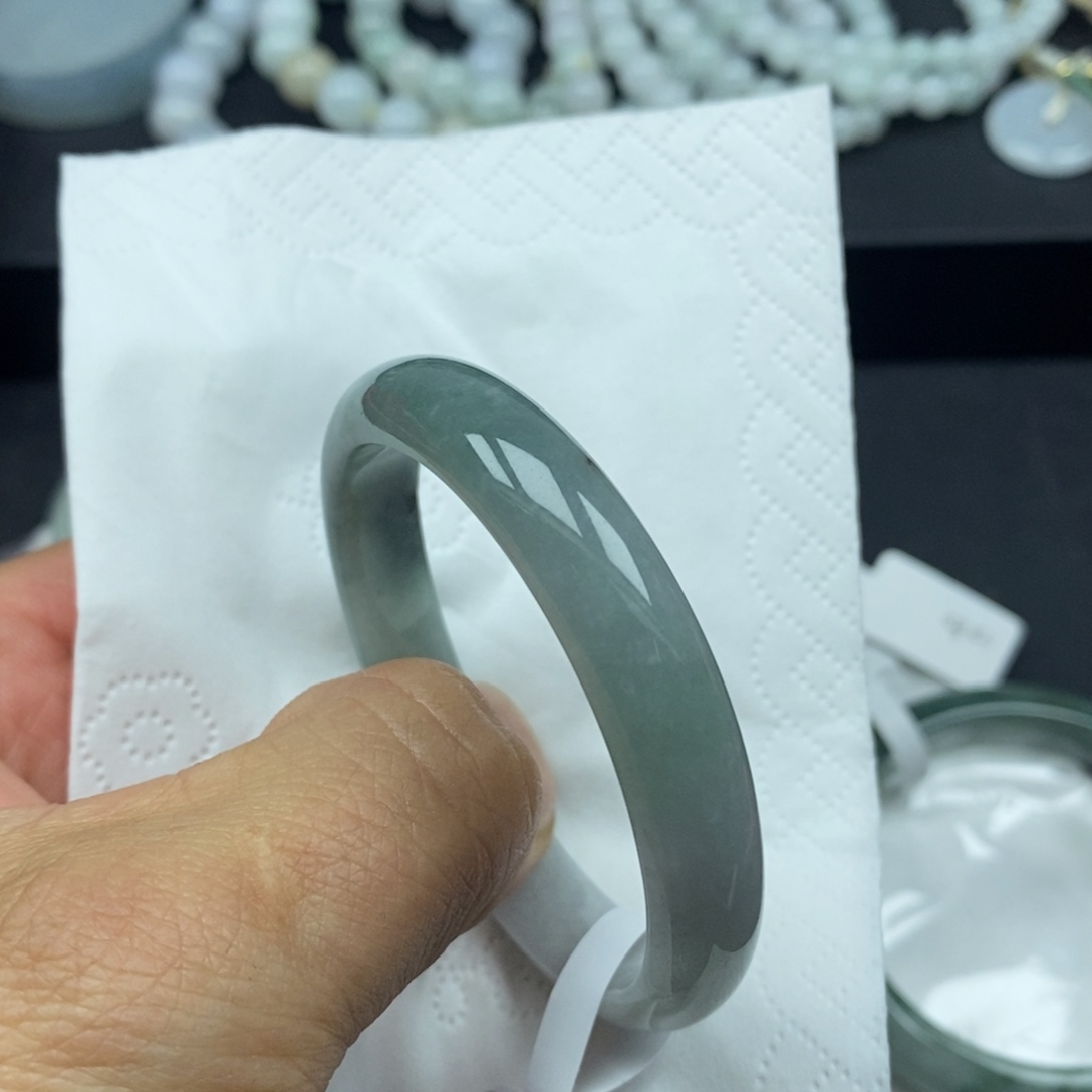翡翠未镶嵌手镯翡翠手镯