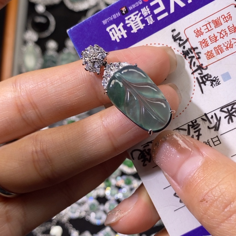 【闪购商品】翡翠颈饰未镶嵌天然