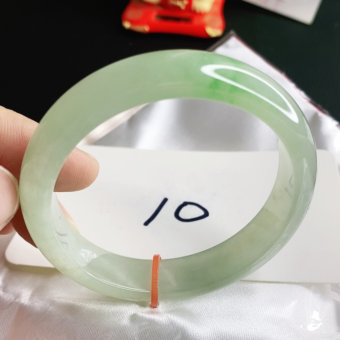 翡翠手镯未镶嵌56.7圈