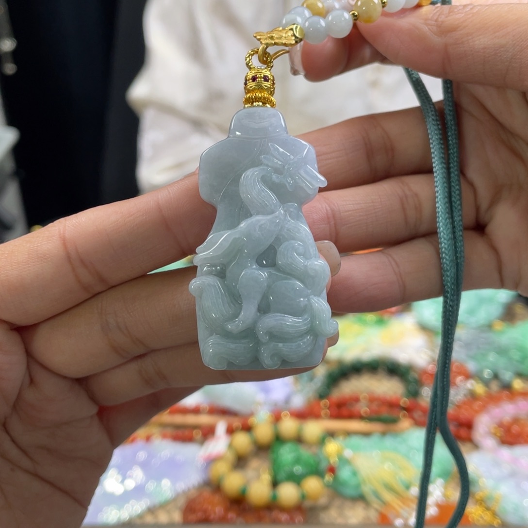 翡翠颈饰未镶嵌代编织