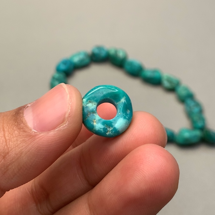 绿松石颈饰未镶嵌