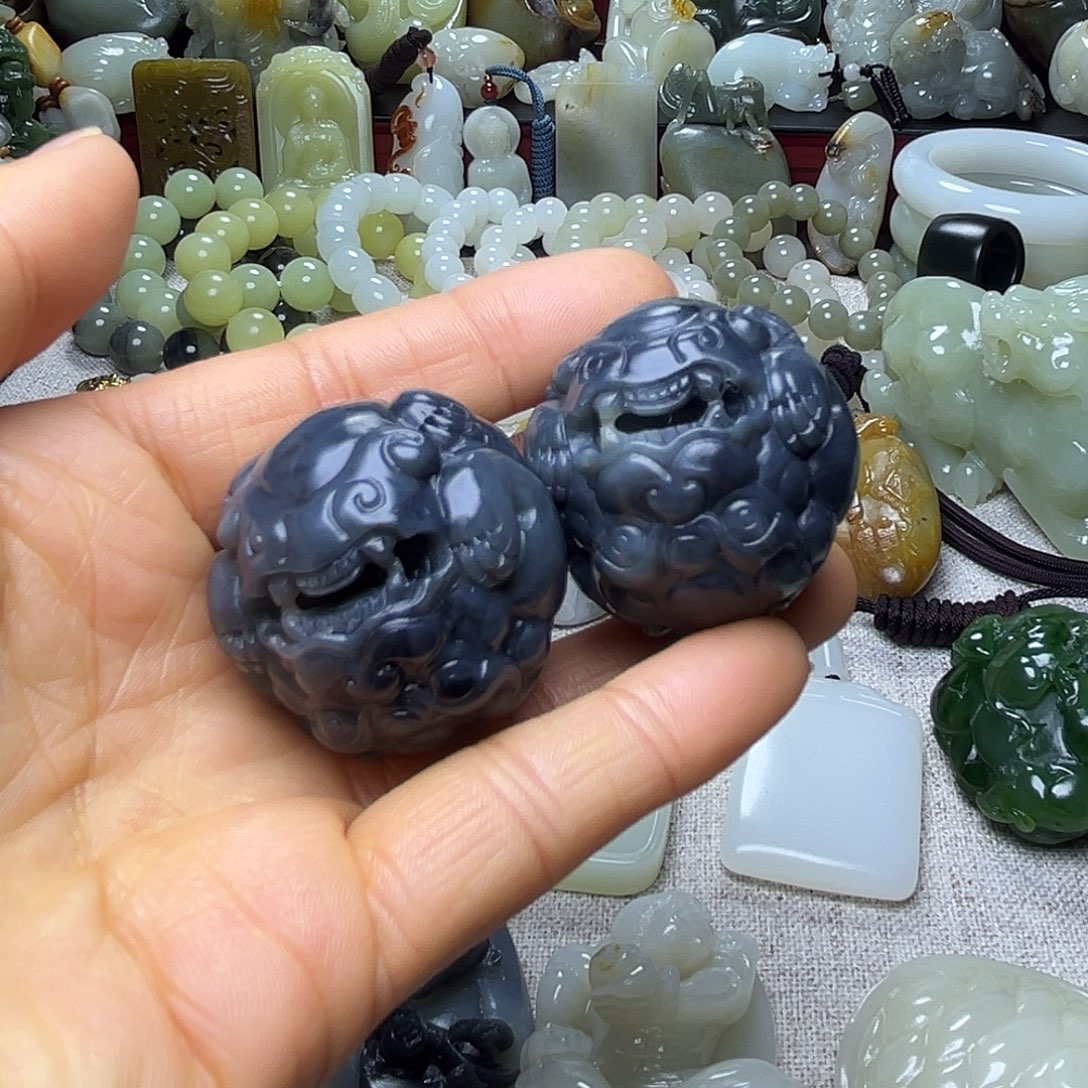 和田玉未镶嵌把件