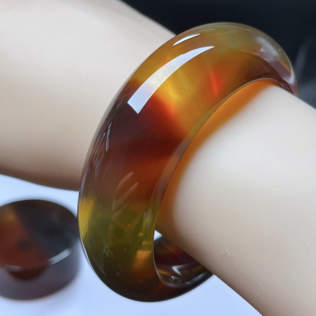 【李氏珠宝】收藏级56.5圈21.8宽意境血珀彩虹手镯无瑕天然缅甸琥珀