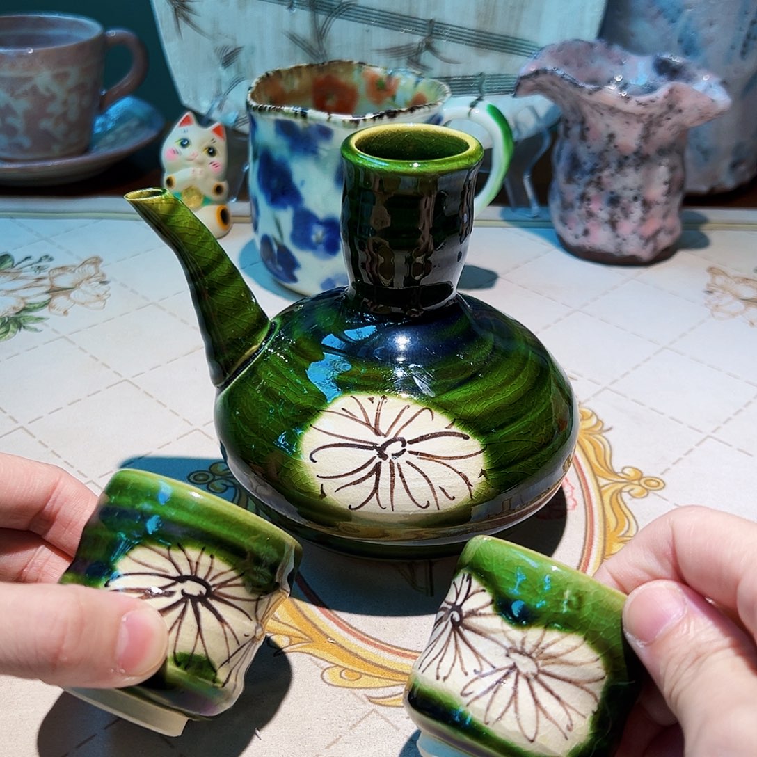 咖啡杯和茶杯也要搭配一些茶来