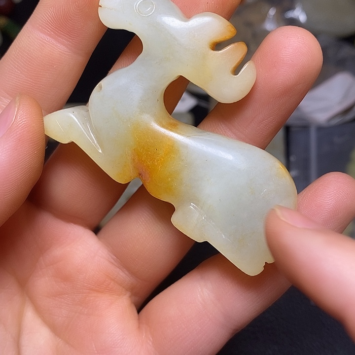 颈饰未镶嵌和田玉（糖玉）