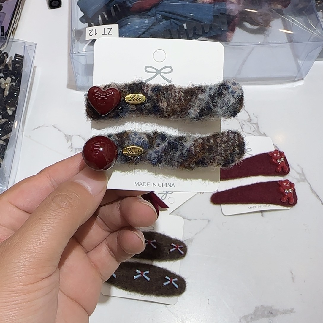 布艺非金属T11红色爱心压夹2个