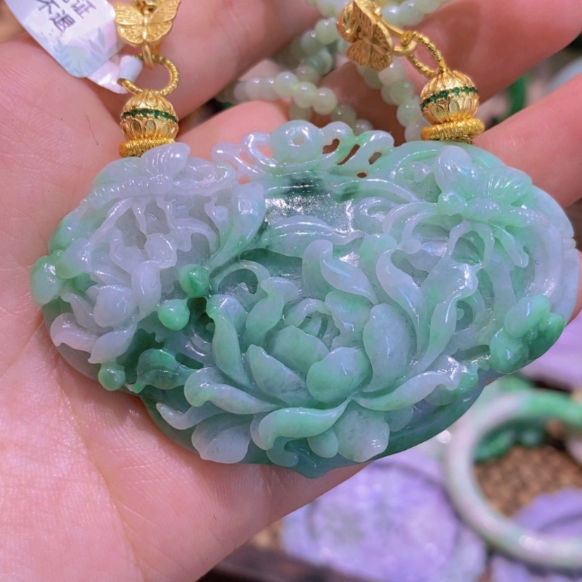 【闪购商品】翡翠未镶嵌颈饰吊坠