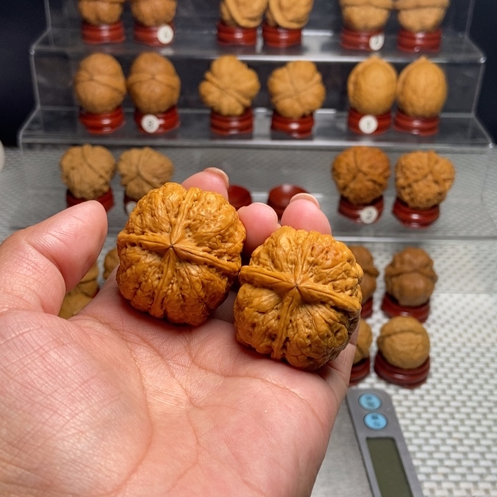 文玩核桃把件用****8四棱81