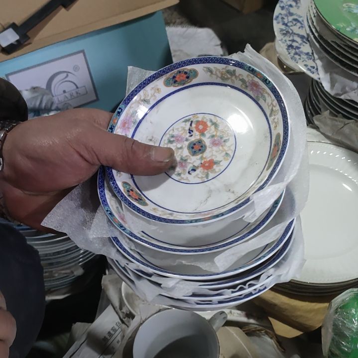 摆件陶瓷盘子碗啥都有