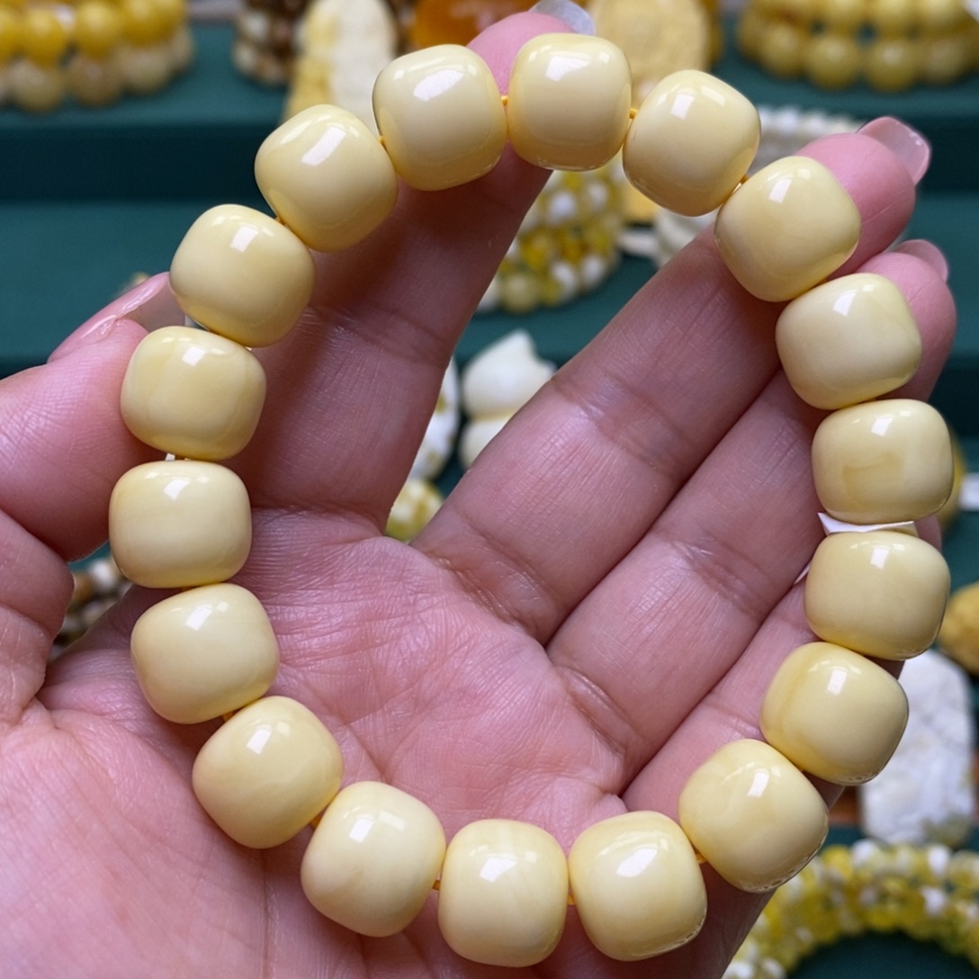 蜜蜡未镶嵌裸石13➕