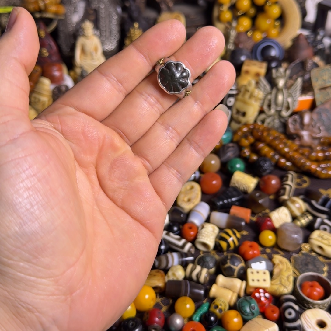 如***梦琉璃颈饰如图如图