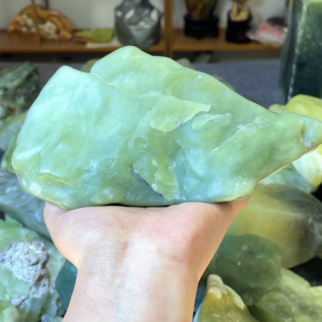 蛇纹石玉未镶嵌中国四大名玉简易