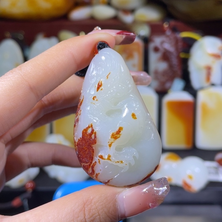 和田玉挂件未镶嵌想****。