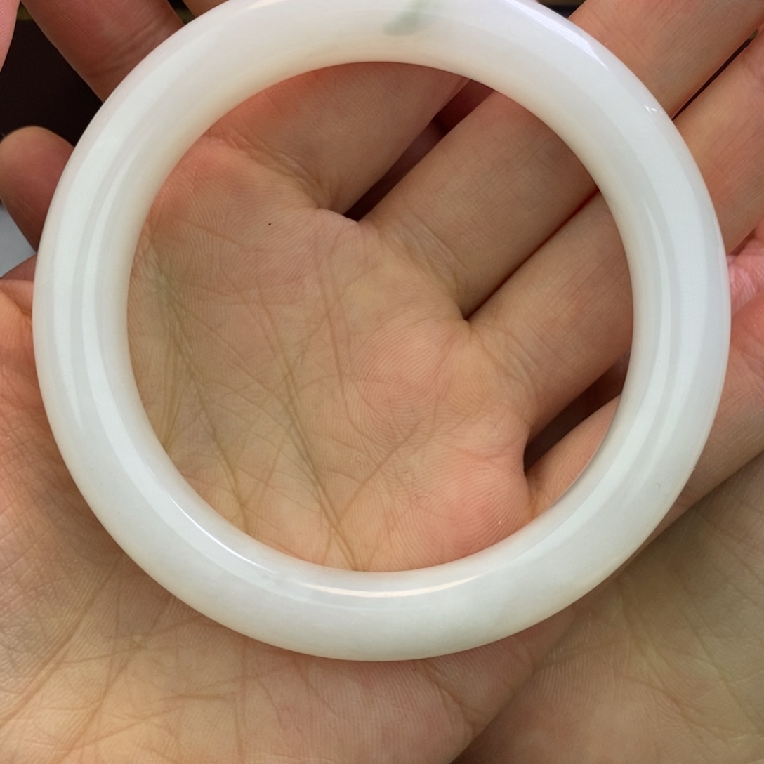 妍***妈和田玉未镶嵌颈饰