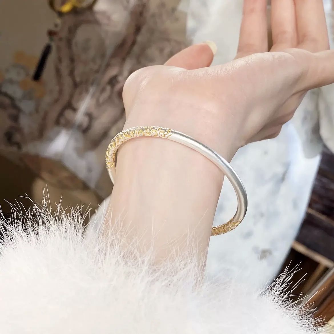 卷草纹闭口实心手镯-通体999.9