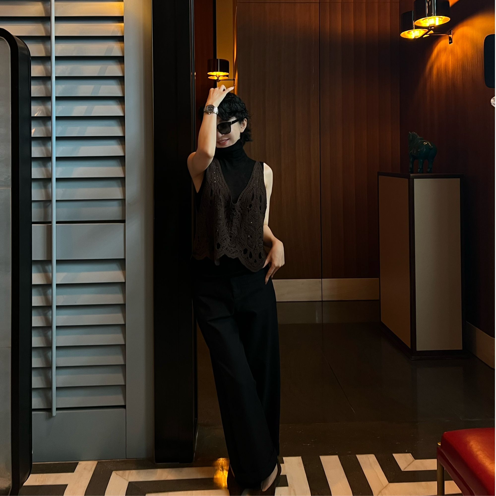 Betty Bairn“法式艺术”钩花100羊毛镂空叠穿针织背心25B-BW1019