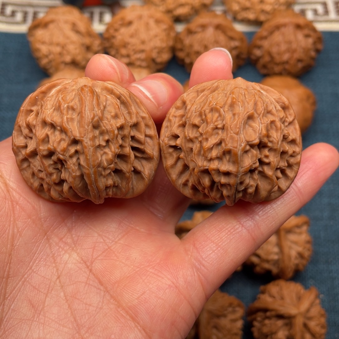 文玩核桃把件39全品山地石子正磨