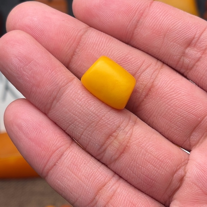 ℳ***℘琥珀未镶嵌裸石蜜蜡马蹄