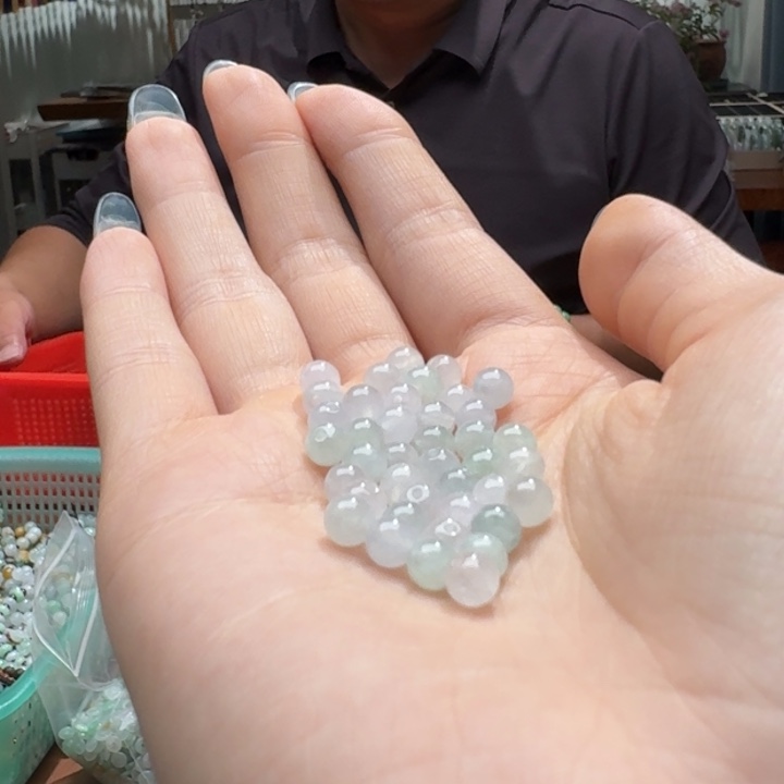 未镶嵌挂件翡翠N****?