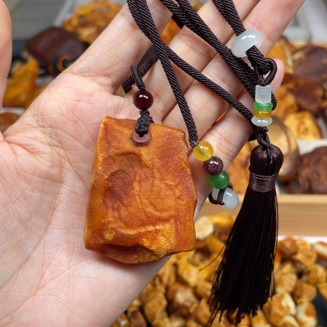 琥珀珠宝奇石未镶嵌