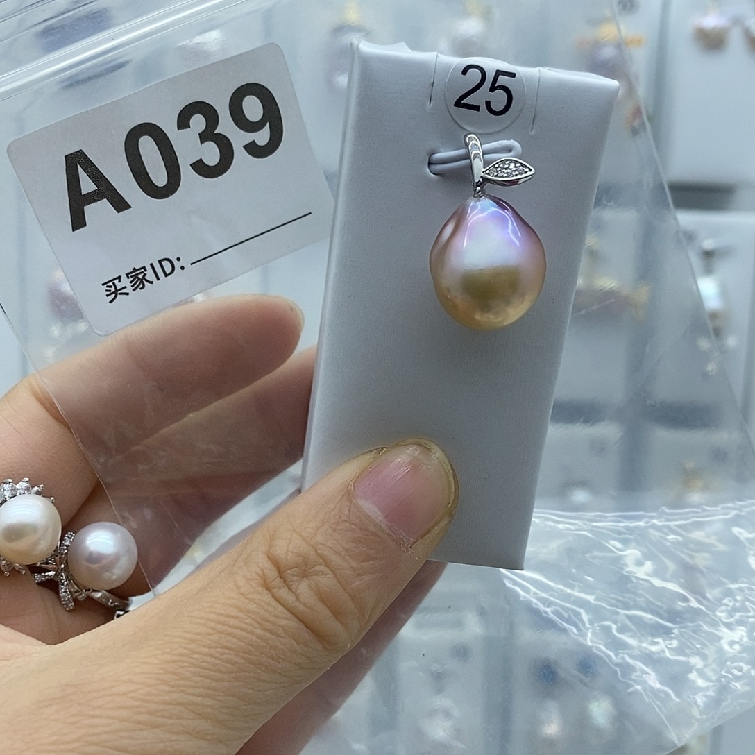 淡水珍珠颈饰钛钢