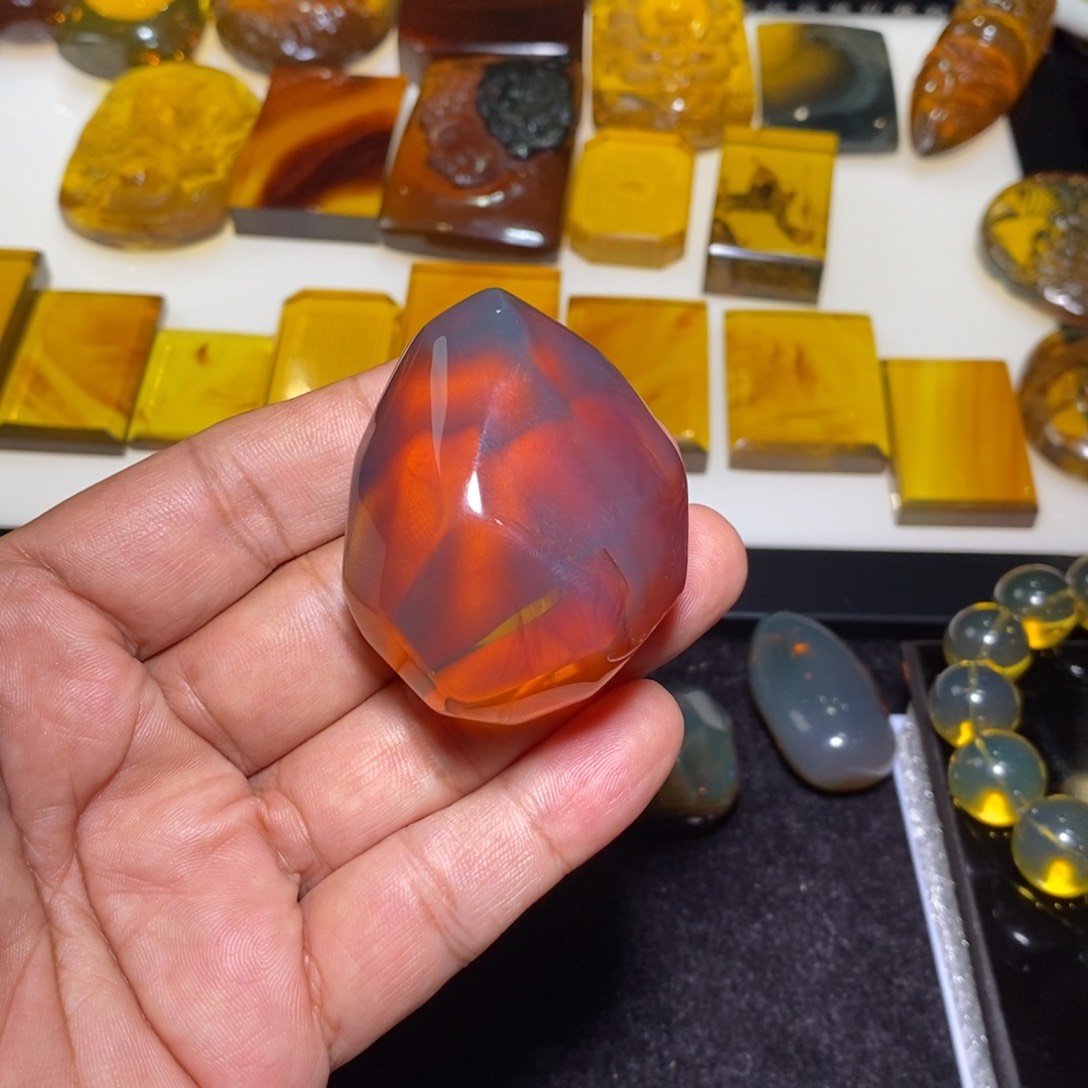 琥珀裸石未镶嵌打空不支持退换缅甸琥珀