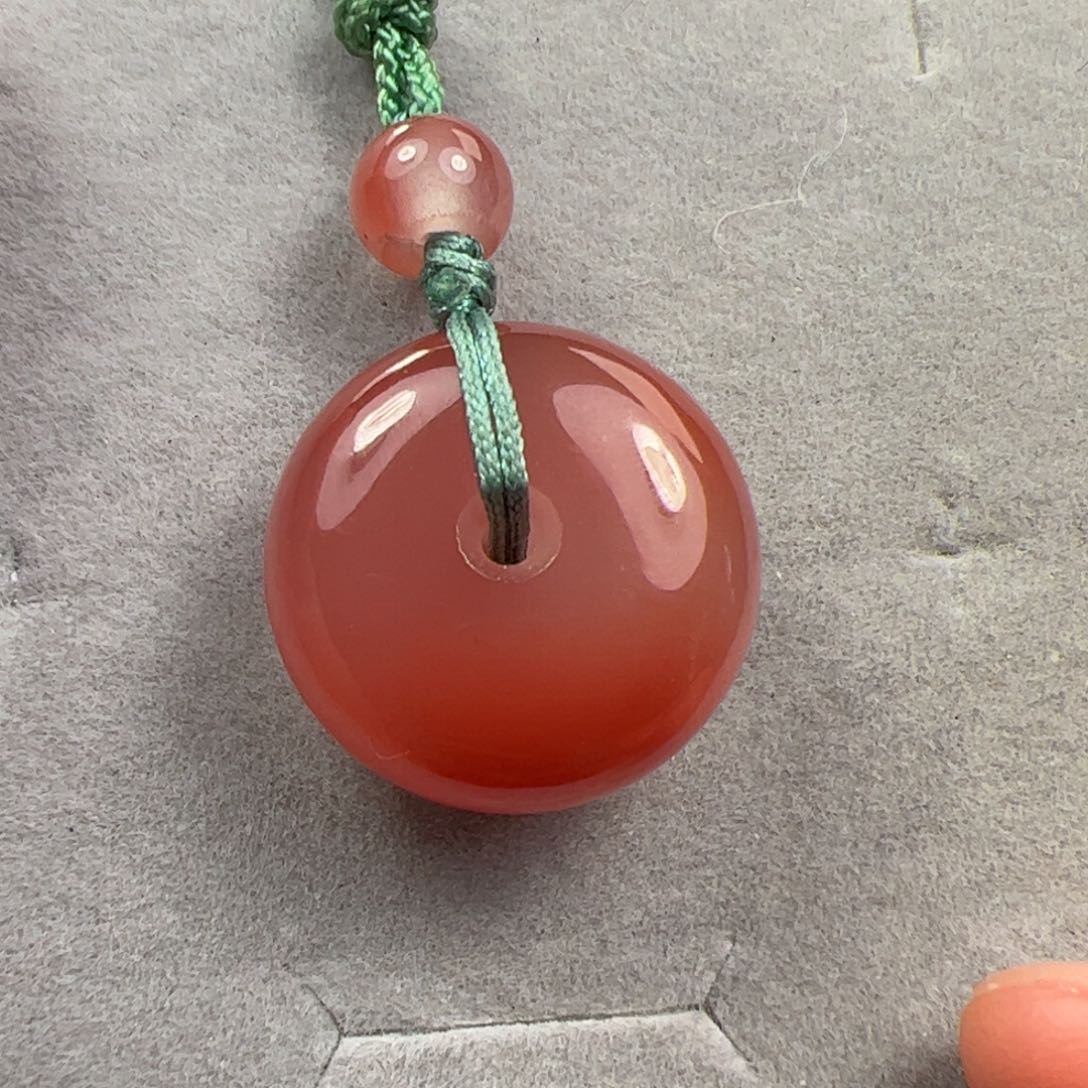 南红玛瑙吊坠未镶嵌